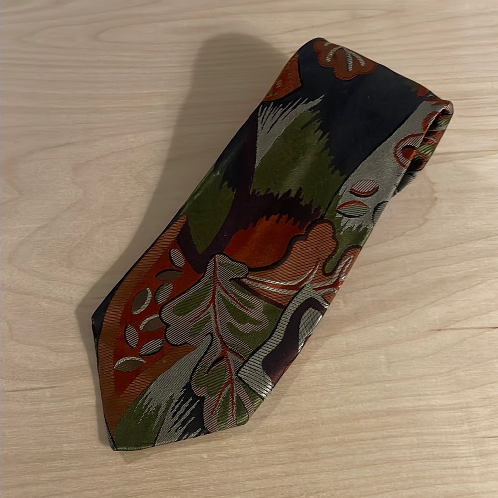 Pavone Artistic Leaf Design Handmade Silk Tie in Green and Orange
